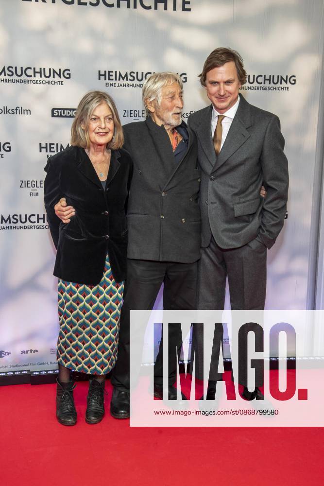ABB HEIMSUCHUNG: Lars Eidinger walks the red carpet at the German premiere of Volker Schloendorff s film *Heimsuchung* at Kino International on October 6, 2026, in Berlin, Germany