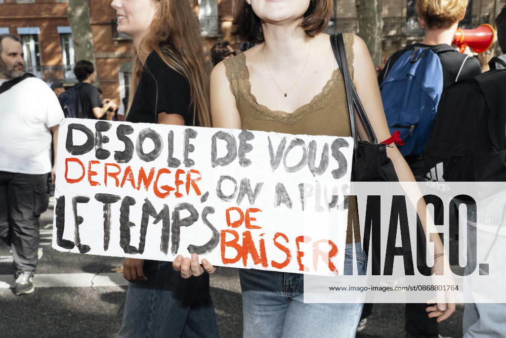 High School And University Student Protest - Toulouse A placard - Sorry to bother you, we don t have time to have sex anymore. Protests by secondary school pupils and students calling for improvements to their living and learning conditions, supported by the trade unions CGT, FO, FSU and Solidaires. France, Toulouse, 6 October 2026. Photo by Patricia Huchot-Boissier AbacaPress.com. Toulouse OCCITANIE France