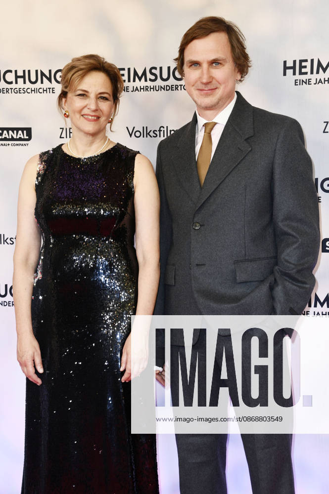 Martina Gedeck and Lars Eidinger at the premiere of the film *Heimsuchung* at Kino International in Berlin, October 6, 2026 Foto:xN.xKubelkax xFuturexImagex heimsuchung_6055