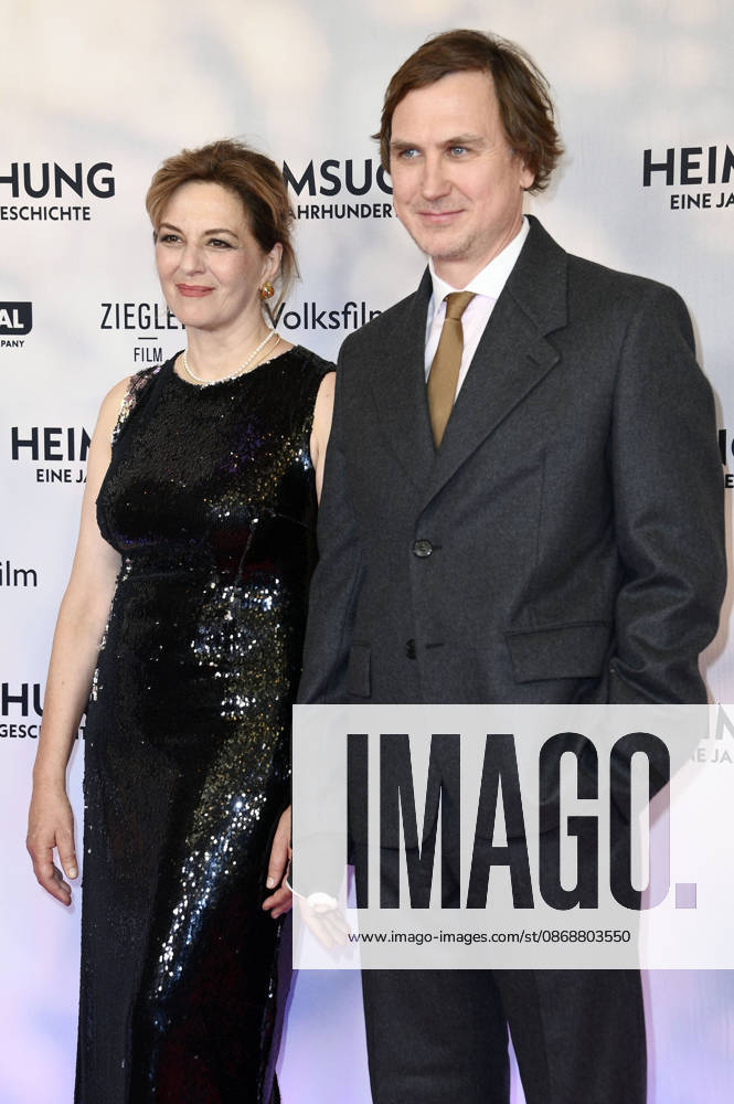 Martina Gedeck and Lars Eidinger at the premiere of the film *Heimsuchung* at Kino International in Berlin, October 6, 2026 Foto:xN.xKubelkax xFuturexImagex heimsuchung_6056
