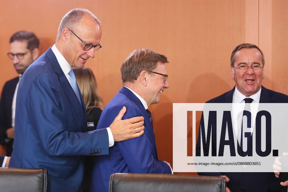 Berlin, Germany, October 7, 2026, Federal Chancellery, 61st Cabinet Meeting: Federal Chancellor Friedrich Merz (CDU) arrives; to his right are Federal Minister of Foreign Affairs Johann Wadephul (CDU) and Federal Minister of Defense Boris Pistorius (SPD)