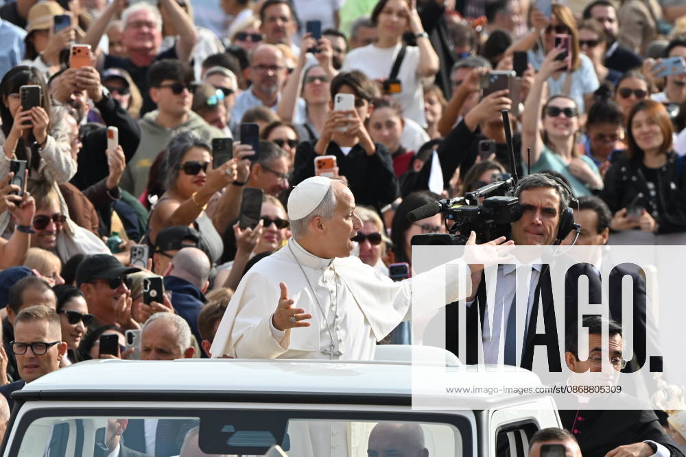 Italy, Rome,Vatican 2026-10-07 : Pope Leo XIV during his weekly general audience in St Peter s Square Italy, Rome,Vatican 2026-10-07 : Pope Leo XIV during his weekly general audience in St Peter s Square Copyright alessia.giuliani CPP - NO BOOKS