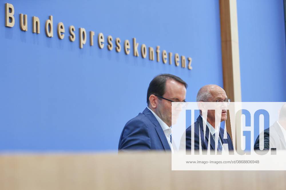 Federal Press Conference Study on the Security of Artificial Intelligence in the German Economy: Risks, AI Security Incidents, and Protective Measures Thomas Caspers, Vice President of the Federal Office for Information Security (BSI), and Dirk Stenkamp, President of the TÜV Association e.V.
