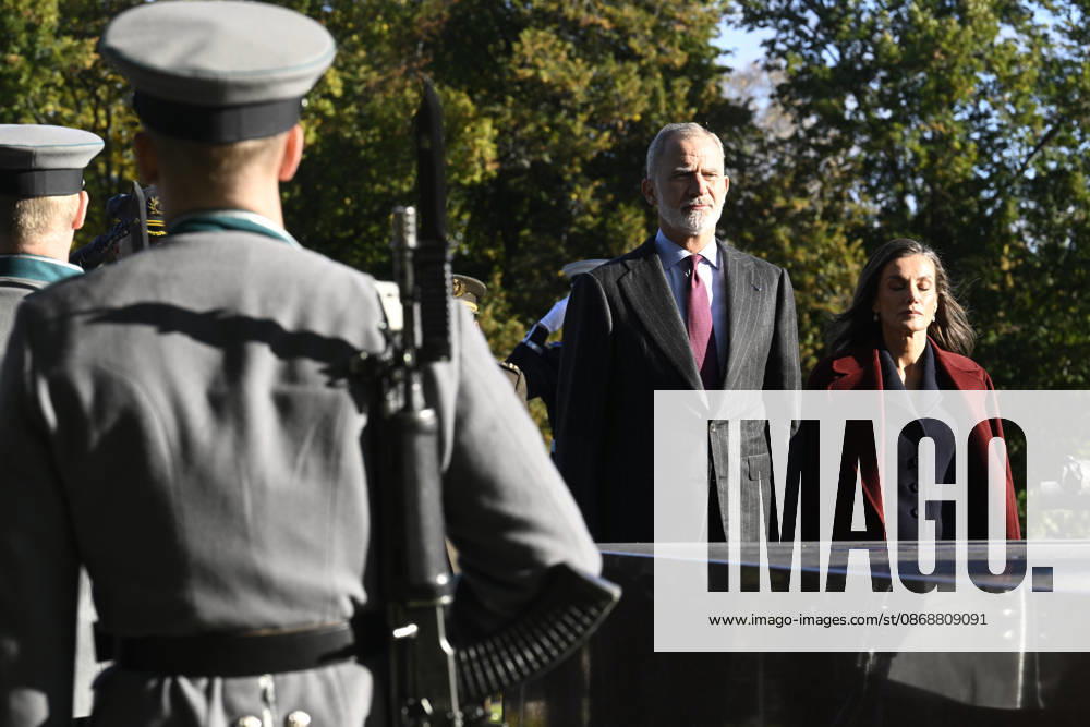 Spain s King Felipe and Queen Letizia take part in a wreath-laying ceremony at the Hietaniemi Cemetery in Helsinki, Finland, on October 7, 2026. Spain s King Felipe and Queen Letizia are on a two-day state visit to Finland. - HEIKKI SAUKKOMAA Helsinki Finland