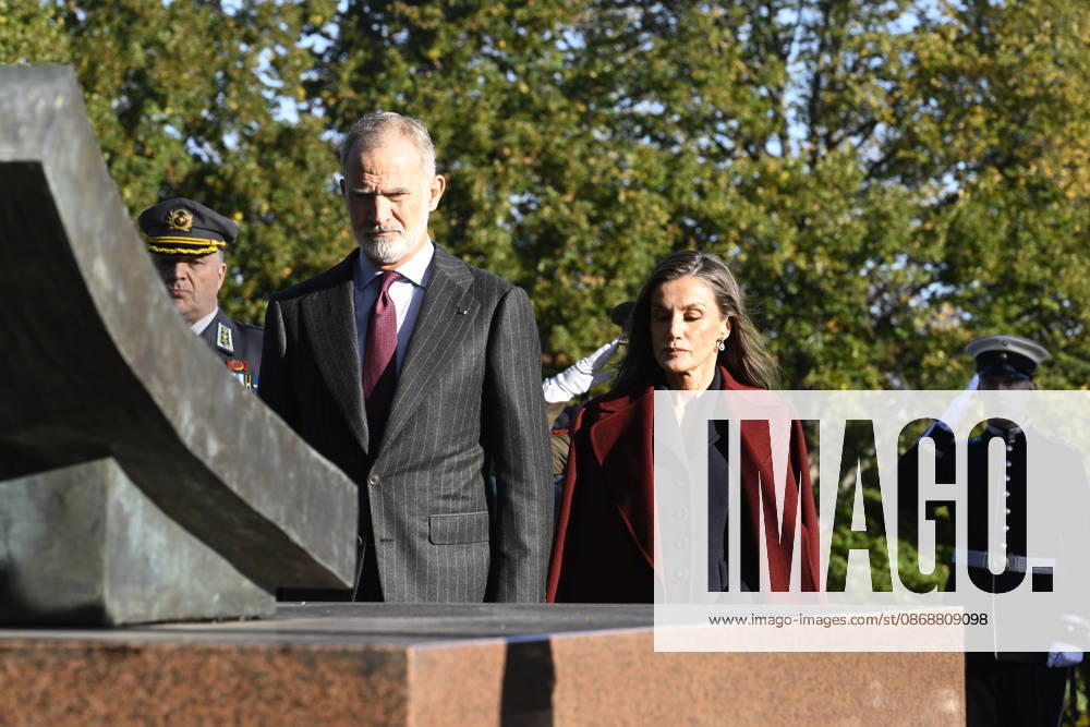 LKS 20261007 Spain s King Felipe and Queen Letizia take part in a wreath-laying ceremony at the Hietaniemi Cemetery in Helsinki, Finland, on October 7, 2026. Spain s King Felipe and Queen Letizia are on a two-day state visit to Finland. - HEIKKI SAUKKOMAA Helsinki Finland