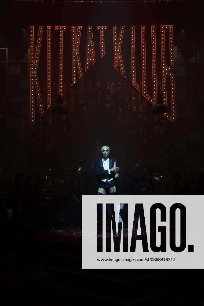 Mario Vaquerizo Presents the Musical *Cabaret* in Madrid Mario Vaquerizo during the press preview of the musical *Cabaret* at Espacio Delicias on October 7, 2026, in Madrid, Spain. The artist will take on this iconic role starting October 9 at an even more immersive venue. CELEBRITIES MUSIC CABARET MUSICAL Madrid Madrid Spain