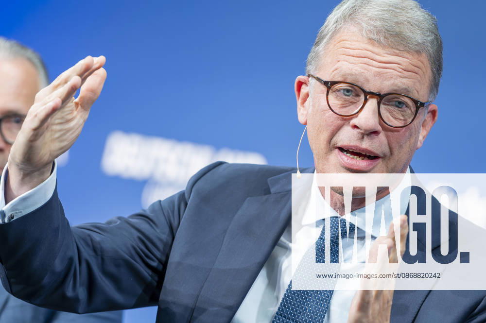 Christian Sewing, EUR, Germany, Berlin, October 7, 2026: Panel discussion with Christian Sewing, CEO of Deutsche Bank, who is attending the anniversary event in Berlin celebrating 80 years of *Handelsblatt* and 100 years of *WirtschaftsWoche*