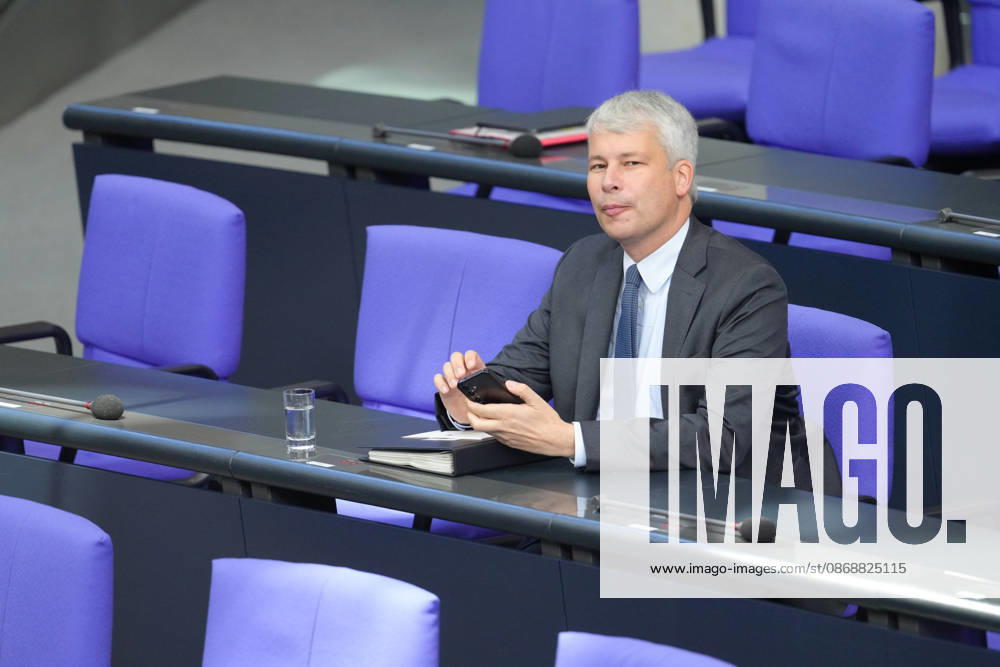 German Bundestag, 98th Plenary Session: A portrait of Steffen Bilger, Federal Minister of Transportation, seated on the government bench during the 98th session of the German Bundestag in Berlin, October 7, 2026, Berlin, Berlin, Germany