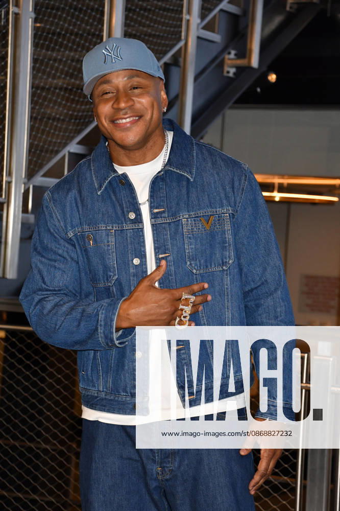 NEW YORK, NY- OCTOBER 6: LL Cool J at the Empire State Building to Celebrate the Premiere of CBSâ€⠢ New Drama, NCIS: NEW YORK on October 6, 2026 in New York City. Credit: AdMedia New York City USA - ZUMAa123 20261006_zaa_a123_216