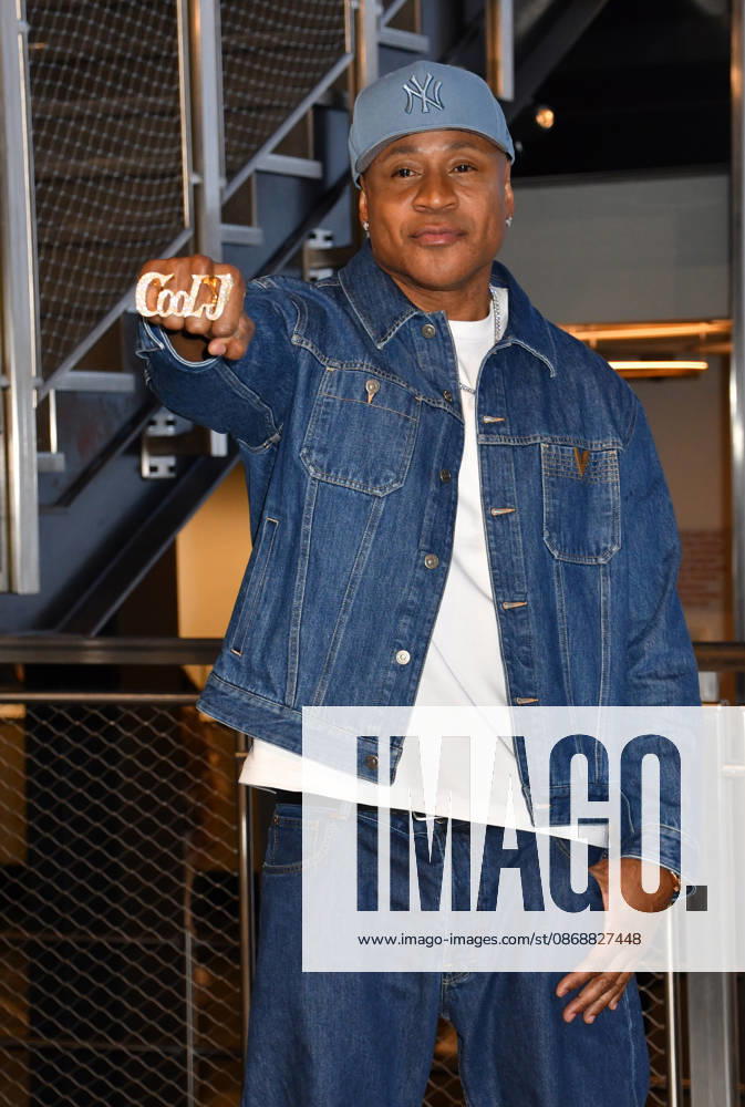 NEW YORK, NY- OCTOBER 6: LL Cool J at the Empire State Building to Celebrate the Premiere of CBSâ€⠢ New Drama, NCIS: NEW YORK on October 6, 2026 in New York City. Credit: AdMedia New York City USA - ZUMAa123 20261006_zaa_a123_228