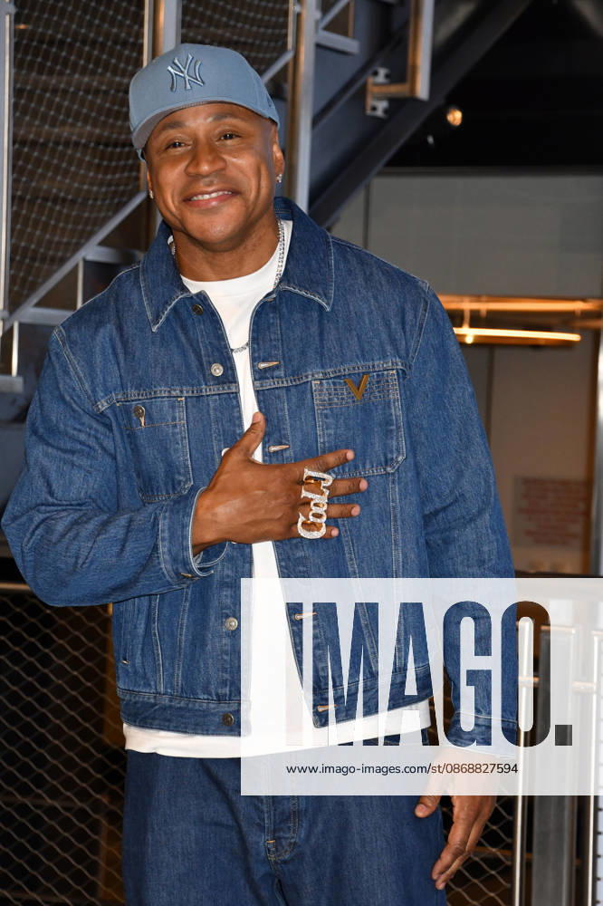 NEW YORK, NY- OCTOBER 6: LL Cool J at the Empire State Building to Celebrate the Premiere of CBSâ€⠢ New Drama, NCIS: NEW YORK on October 6, 2026 in New York City. Credit: AdMedia New York City USA - ZUMAa123 20261006_zaa_a123_219