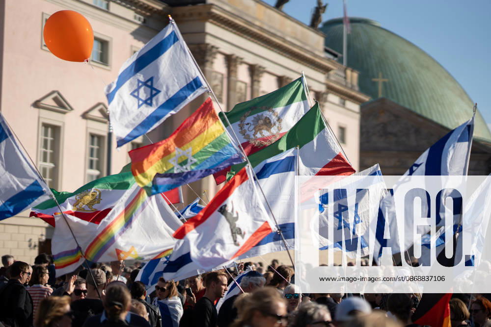 Memorial ceremony at Bebelplatz in Berlin-Mitte, the heart of the German capital. Event marking the 3rd anniversary of the Hamas terrorist attack in Israel on October 7. Never forget. Never be silent. Berlin, Berlin, Germany, Bebelplatz