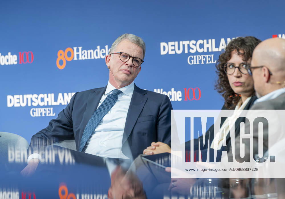 Marc Billeb and Christian Sewing, EUR, Germany, Berlin, October 7, 2026 r Marc Billeb, Spokesperson for the Management Board of PwC Germany, and Christian Sewing, CEO of Deutsche Bank, attend the anniversary event in Berlin celebrating 80 years of *Handelsblatt* and 100 years of *WirtschaftsWoche*