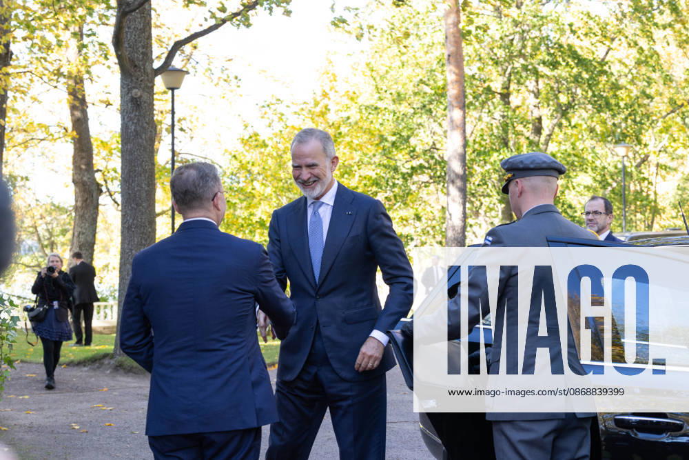 King FELIPE VI of Spain is welcomed by Finnish Prime Minister PETTERI ORPO at the Prime Minister s official residence during the King s state visit to Finland. Helsinki Finland - ZUMAt172 20261006_zip_t172_097