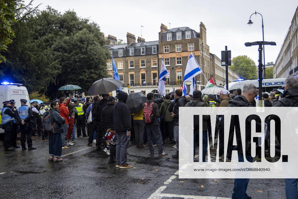 Pro-Israel Counter-Protest Disrupts Pro-Palestine Student March Russell Square, London, October 7, 2026 A pro-Palestine student march travelled from Lincolns Inn Fields towards Russell Square, where pro-Israel counter-protesters gathered with Israeli flags and placards. The counter-protest disrupted the student demonstration as police maintained a presence and kept the two groups separated., Credit:Zak Irfan Avalon