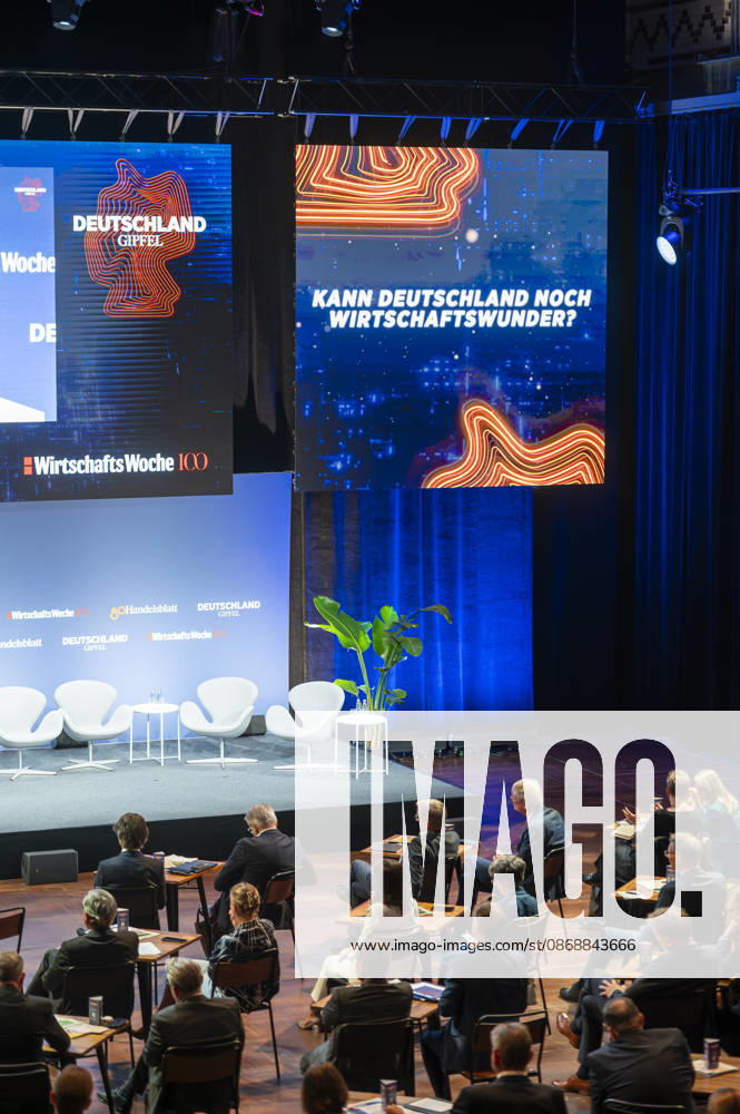80 Years of Handelsblatt and 100 Years of WirtschaftsWoche EUR, Germany, Berlin, October 7, 2026 Managers of German companies are attending the anniversary event in Berlin celebrating 80 years of Handelsblatt and 100 years of WirtschaftsWoche