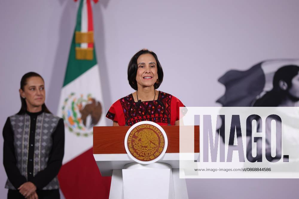 TO-45384- CIUDAD DE MEXICO,2026-10-07. Energy Secretary Luz Elena Gonzalez Escobar speaks during President Claudia Sheinbaum Pardos daily morning press briefing at the National Palace in Mexico City She presented progress updates and strategic plans to strengthen CFE increase renewable energy generation and expand electrical coverage nationwide. Clasos.com.mx - ZUMAcs4_ 20261007_faa_cs4_065
