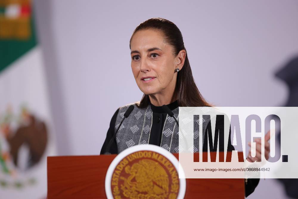 TO-45384- CIUDAD DE MEXICO,2026-10-07. Mexican President Claudia Sheinbaum Pardo leads her daily morning press briefing at the National Palace in Mexico City Joined by Luisa Maria Alcalde the briefing addressed plans for renewable energy expansion with CFE constitutional reforms regarding nepotism and federal updates on US relations and legislative approvals. Clasos.com.mx - ZUMAcs4_ 20261007_faa_cs4_095