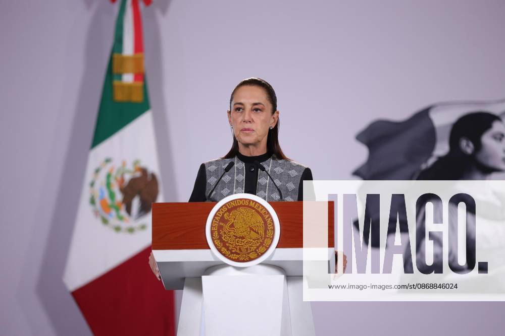 TO-45384- CIUDAD DE MEXICO,2026-10-07. Mexican President Claudia Sheinbaum Pardo leads her daily morning press briefing at the National Palace in Mexico City Joined by Luisa Maria Alcalde the briefing addressed plans for renewable energy expansion with CFE constitutional reforms regarding nepotism and federal updates on US relations and legislative approvals. Clasos.com.mx - ZUMAcs4_ 20261007_faa_cs4_060
