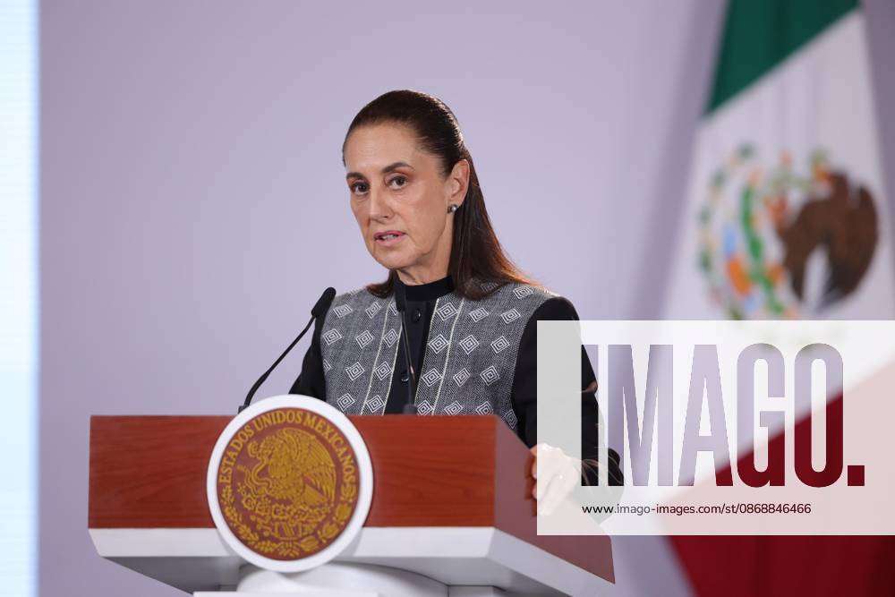 TO-45384- CIUDAD DE MEXICO,2026-10-07. Mexican President Claudia Sheinbaum Pardo leads her daily morning press briefing at the National Palace in Mexico City Joined by Luisa Maria Alcalde the briefing addressed plans for renewable energy expansion with CFE constitutional reforms regarding nepotism and federal updates on US relations and legislative approvals. Clasos.com.mx - ZUMAcs4_ 20261007_faa_cs4_127