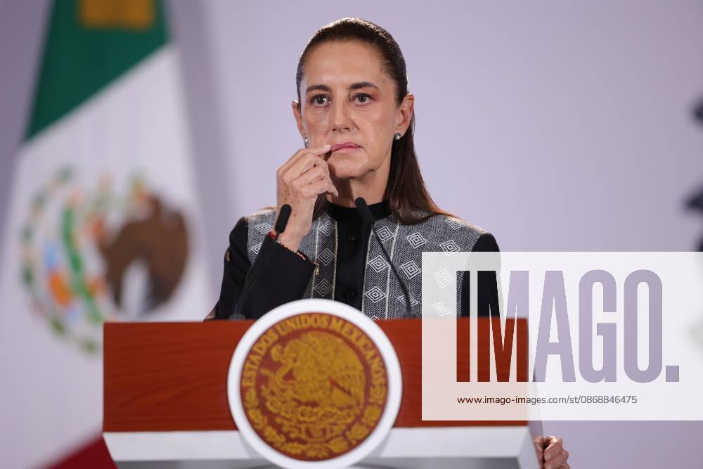 TO-45384- CIUDAD DE MEXICO,2026-10-07. Mexican President Claudia Sheinbaum Pardo leads her daily morning press briefing at the National Palace in Mexico City Joined by Luisa Maria Alcalde the briefing addressed plans for renewable energy expansion with CFE constitutional reforms regarding nepotism and federal updates on US relations and legislative approvals. Clasos.com.mx - ZUMAcs4_ 20261007_faa_cs4_124