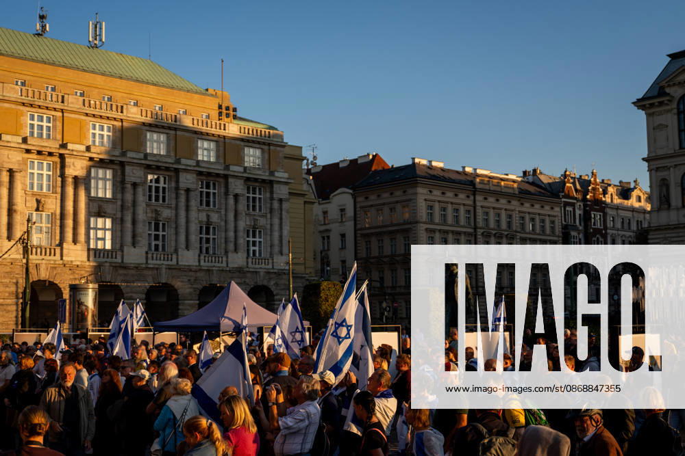 Several hundred people marked the third anniversary of the attacks on Israel by the Palestinian terrorist group Hamas at a gathering titled We Will Not Forget!, organised by the Czech Society of Friends of Israel, in front of the Rudolfinum concert hall in Jan Palach Square in Prague centre, Czech Republic, October 7, 2026. (CTKxPhoto OndrejxDeml) CTKPhotoP2026100707260 CTKPhotoP2026100707260
