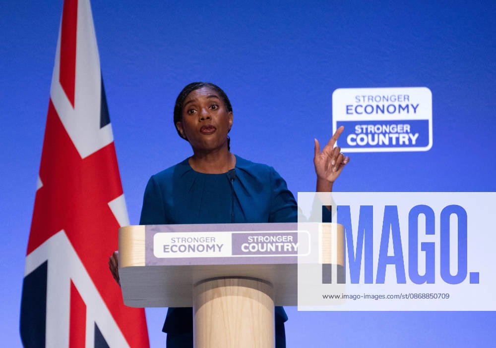 Conservative leader Kemi Badenoch addresses delegates at the Symphony Hall in Birmingham on the final day of the partys annual conference. Kemi Badenoch delivered her high-stakes keynote speech, she promised sweeping tax cuts and took direct aim at Andy Burnham s Labour government, declaring a battle for the soul of the nation Birmingham United Kingdom - ZUMAs197 20261007_aaa_s197_087