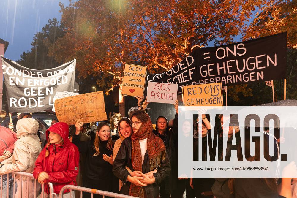 Illustration picture shows demonstrators taken during the opening of Gent International Film Festival, with the opening film Coward by Gent director Dhont on Wednesday 7 October 2026. The 53rd edition of Film Fest Gent takes place from 07 to 18 October. Coward is Dhont s third feature film and this is the third time a film by Dhont has opened the festival. This previously happened with Girl in 2018 and Close in 2022. JAMES ARTHUR PHOTOGRAPHY JAMESxARTHURxGEKIERE 189086529