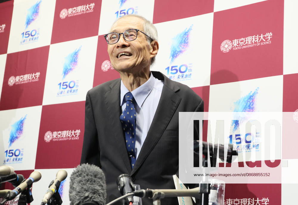 Tokyo, Japan - Japanese chemist Kenso Soai of professor emeritus at the Tokyo University of Science (TUS) leaves a press conference after he won the Nobel Prize in Chemistry at the TUS campus Tokyo on Wednesday, October 7, 2026. Soai and French chemist Henri Kagan won the prize to discover non-linear effects and autocatalysis in asymmetric organic synthesis (photo by Yoshio Tsunoda AFLO) aflo_354085620