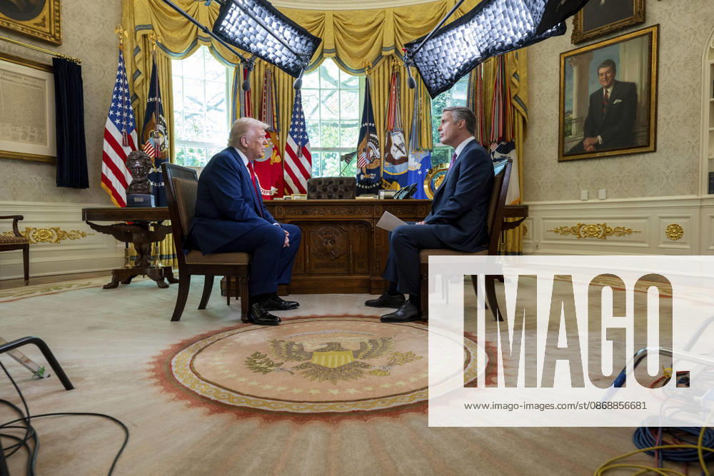 U.S. President Donald Trump is interviewed by ABC News correspondent Terry Moran in the Oval Office of the White House, April 29, 2025 in Washington, D.C. The interview, recorded for a prime-time ABC News special marking the first 100 days of Trump s second term, covered tariffs, immigration and the war in Ukraine. Washington United States of America - ZUMAp138 20261007_zaa_p138_001
