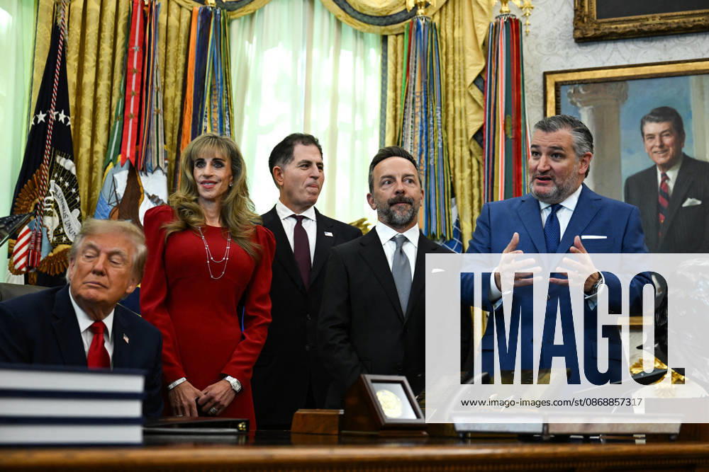 Trump Makes Oval Office Announcement WASHINGTON, DC - OCT. 7: US Senator Ted Cruz (R-TX) speaks as US President Donald Trump makes an announcement on Trump Accounts in the Oval Office on Wednesday, Oct. 7, 2026 at the White House in Washington, D.C. (Photo by Annabelle Gordon Pool For The Washington Post) Washington DC United States