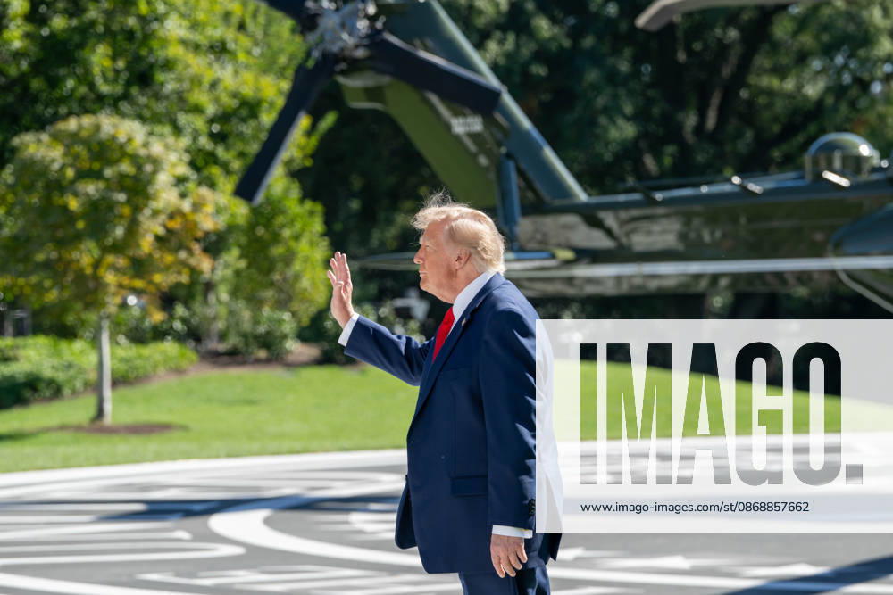 President DONALD TRUMP waves to visitors from the South Lawn of the White House before departing aboard Marine One for San Antonio, Texas, where he is scheduled to headline a midterm campaign rally. Washington United States - ZUMAk206 20261007_znp_k206_016