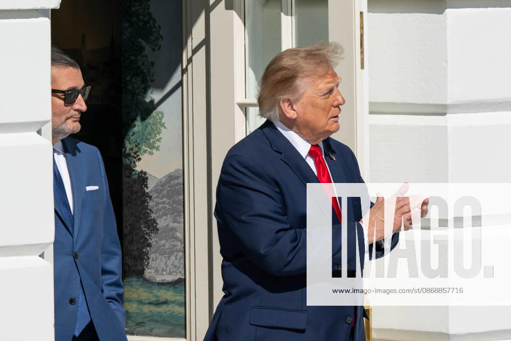 President DONALD TRUMP and Sen. TED CRUZ walk out onto the South Lawn of the White House ahead of TrumpÃ¢â‚¬â ¢s departure for San Antonio, Texas, where he is scheduled to headline a midterm campaign rally. Washington United States - ZUMAk206 20261007_znp_k206_025