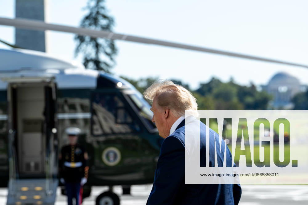 President DONALD TRUMP departs the White House aboard Marine One en route to San Antonio, Texas, where he is scheduled to headline a midterm campaign rally at Freeman Coliseum ahead of the November elections. Washington United States - ZUMAk206 20261007_znp_k206_030