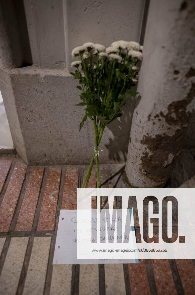 Maricarmen Abascal, who became a symbol of the fight for housing after her eviction, has died A bouquet of flowers with a dedication at Maricarmen’s home, October 7, 2026, in Madrid, Spain. Maricarmen Abascal, who became a symbol of the housing rights movement that led to the Puerta del Sol encampment after being evicted from the home in Retiro where she had lived for 70 years, died on Wednesday, as confirmed by the Tenants’ Union. The woman had been hospitalized at Gregorio Maranón Hospital since September 23. On that day, she was carried out on a stretcher from her home on Alcalde Sainz de Baranda Street after the eviction order was enforced, despite protests from dozens of activists, and transferred to the Madrid hospital due to her fra