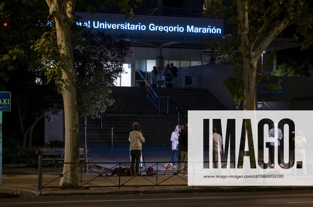 Maricarmen Abascal, who became a symbol of the fight for housing after her eviction, has died. Several media outlets at Gregorio Maranón Hospital, October 7, 2026, in Madrid, Spain. Maricarmen Abascal, who became a symbol of the housing rights movement that led to the Puerta del Sol encampment after being evicted from the home in Retiro where she had lived for 70 years, died on Wednesday, as confirmed by the Tenants’ Union. The woman had been hospitalized at Gregorio Maranón Hospital since September 23. On that day, she was carried out on a stretcher from her home on Alcalde Sainz de Baranda Street after the eviction order was enforced, despite protests from dozens of activists, and transferred to the Madrid hospital due to her fragile hea