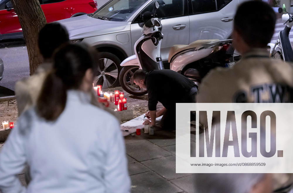 Maricarmen Abascal, who became a symbol of the fight for housing after her eviction, has died. Several people leave candles and messages at Maricarmen’s home on October 7, 2026, in Madrid, Spain. Maricarmen Abascal, who became a symbol of the housing rights movement that led to the Puerta del Sol encampment after being evicted from the home in Retiro where she had lived for 70 years, died on Wednesday, as confirmed by the Tenants’ Union. The woman had been hospitalized at Gregorio Maranón Hospital since September 23. On that day, she was carried out on a stretcher from her home on Alcalde Sainz de Baranda Street after the eviction order was enforced, despite protests from dozens of activists, and transferred to the Madrid hospital due to h