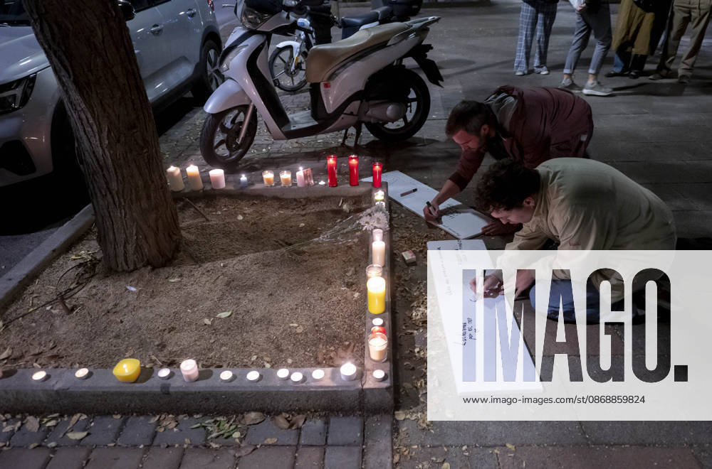 Maricarmen Abascal, who became a symbol of the fight for housing after her eviction, has died. Several people leave candles and messages at Maricarmen’s home on October 7, 2026, in Madrid, Spain. Maricarmen Abascal, who became a symbol of the housing rights movement that led to the Puerta del Sol encampment after being evicted from the home in Retiro where she had lived for 70 years, died on Wednesday, as confirmed by the Tenants’ Union. The woman had been hospitalized at Gregorio Maranón Hospital since September 23. On that day, she was carried out on a stretcher from her home on Alcalde Sainz de Baranda Street after the eviction order was enforced, despite protests from dozens of activists, and transferred to the Madrid hospital due to h