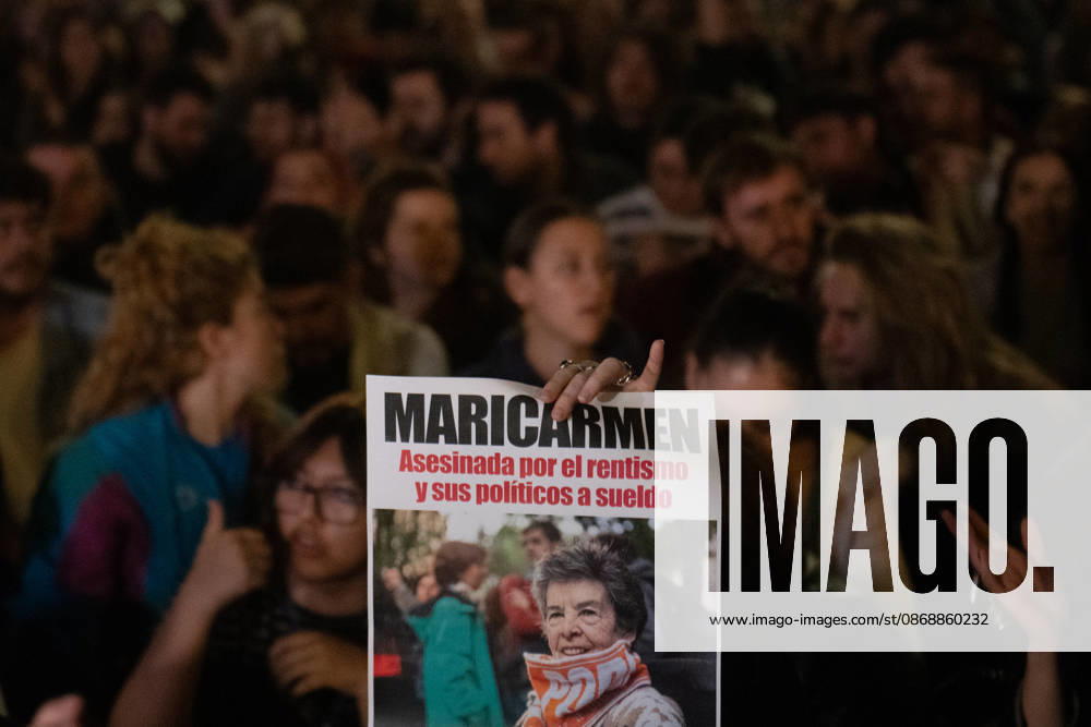 Maricarmen Abascal, who became a symbol of the fight for housing after her eviction, has died. Dozens of people protested in support of Maricarmen in front of the Congress of Deputies on October 7, 2026, in Madrid, Spain. Maricarmen Abascal, who became a symbol of the housing rights movement that led to the Puerta del Sol encampment after being evicted from the home in Retiro where she had lived for 70 years, died on Wednesday, as confirmed by the Tenants’ Union. The woman had been hospitalized at Gregorio Maranón Hospital since September 23. On that day, she was carried out on a stretcher from her home on Alcalde Sainz de Baranda Street after the eviction order was enforced, despite protests from dozens of activists, and transferred to th