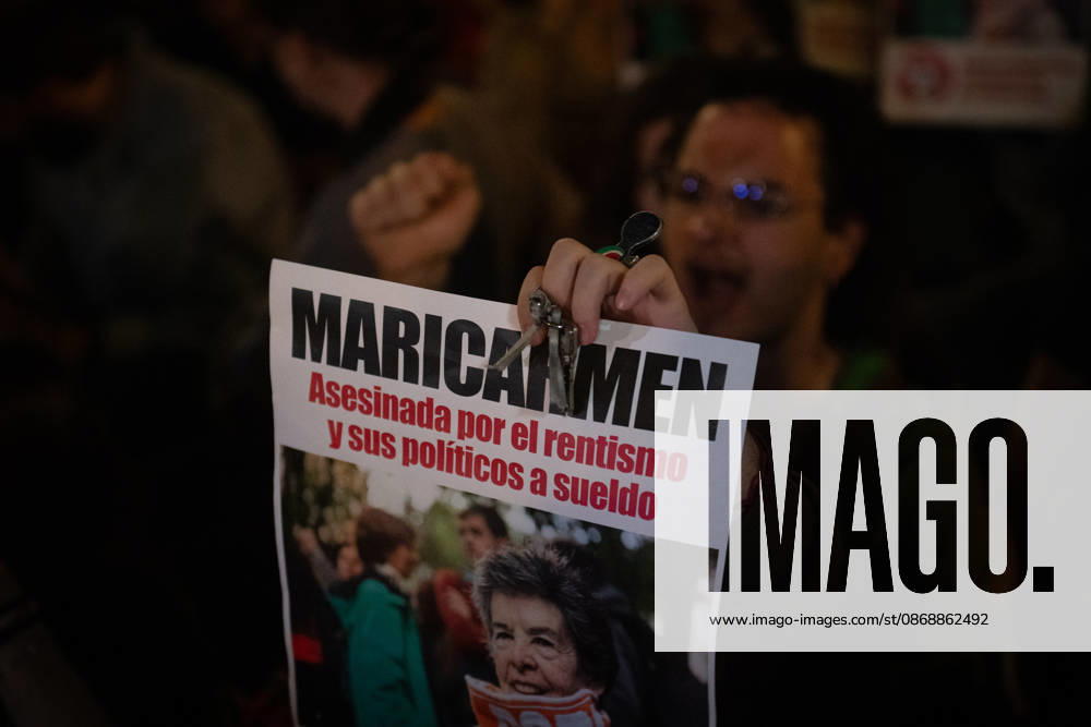 Maricarmen Abascal, who became a symbol of the fight for housing after her eviction, has died. Dozens of people protested in support of Maricarmen in front of the Congress of Deputies on October 7, 2026, in Madrid, Spain. Maricarmen Abascal, who became a symbol of the housing rights movement that led to the Puerta del Sol encampment after being evicted from the home in Retiro where she had lived for 70 years, died on Wednesday, as confirmed by the Tenants’ Union. The woman had been hospitalized at Gregorio Maranón Hospital since September 23. On that day, she was carried out on a stretcher from her home on Alcalde Sainz de Baranda Street after the eviction order was enforced, despite protests from dozens of activists, and transferred to th