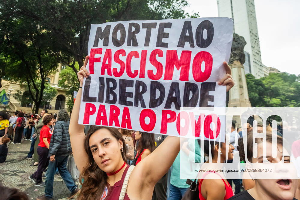 Rio de Janeiro, Brazil. October 7, 2026. March for Democracy: Students gather to protest the rise of the far right and march through the city center (CineloÂ¢ndia) in support of President Lula s candidacy. Photo: . - ZUMAl255 20261007_zip_l255_009