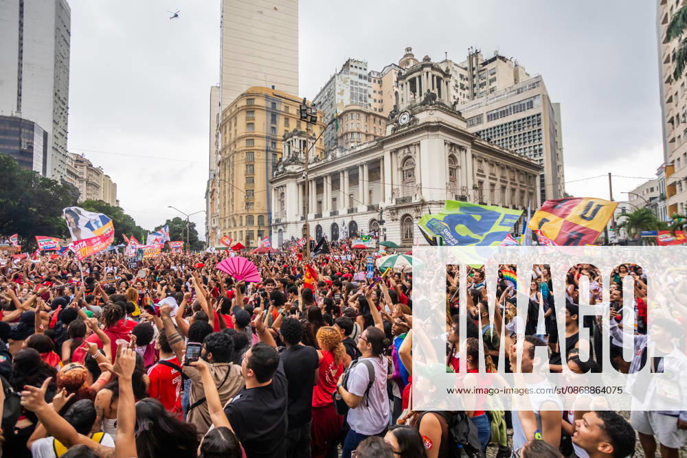 Rio de Janeiro, Brazil. October 7, 2026. March for Democracy: Students gather to protest the rise of the far right and march through the city center (CineloÂ¢ndia) in support of President Lula s candidacy. Photo: . - ZUMAl255 20261007_zip_l255_011