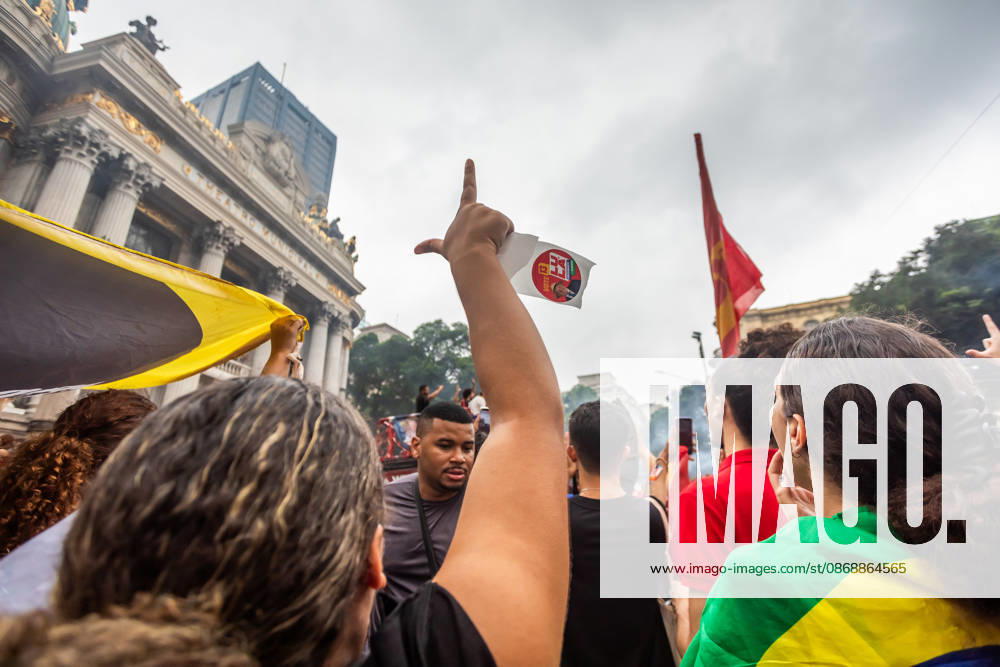 Rio de Janeiro, Brazil. October 7, 2026. March for Democracy: Students gather to protest the rise of the far right and march through the city center (CineloÂ¢ndia) in support of President Lula s candidacy. Photo: . - ZUMAl255 20261007_zip_l255_016