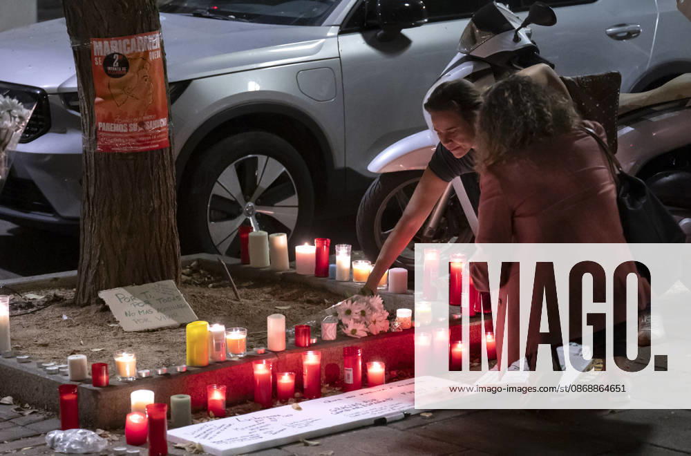 Maricarmen Abascal, who became a symbol of the fight for housing after her eviction, has died. Several members of the Tenants’ Union left candles and messages at Maricarmen’s home on October 7, 2026, in Madrid, Spain. Maricarmen Abascal, who became a symbol of the housing rights movement that led to the Puerta del Sol encampment after being evicted from the home in Retiro where she had lived for 70 years, died on Wednesday, as confirmed by the Tenants’ Union. The woman had been hospitalized at Gregorio Maranón Hospital since September 23. On that day, she was carried out on a stretcher from her home on Alcalde Sainz de Baranda Street after the eviction order was enforced, despite protests from dozens of activists, and transferred to the Ma