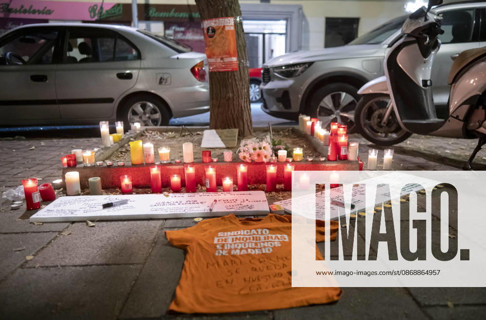 Maricarmen Abascal, who became a symbol of the fight for housing after her eviction, has died. Several members of the Tenants’ Union left a T-shirt, candles, and messages at Maricarmen’s home on October 7, 2026, in Madrid, Spain. Maricarmen Abascal, who became a symbol of the housing rights movement that led to the Puerta del Sol encampment after being evicted from the home in Retiro where she had lived for 70 years, died on Wednesday, as confirmed by the Tenants’ Union. The woman had been hospitalized at Gregorio Maranón Hospital since September 23. On that day, she was carried out on a stretcher from her home on Alcalde Sainz de Baranda Street after the eviction order was carried out, despite protests from dozens of activists, and transf