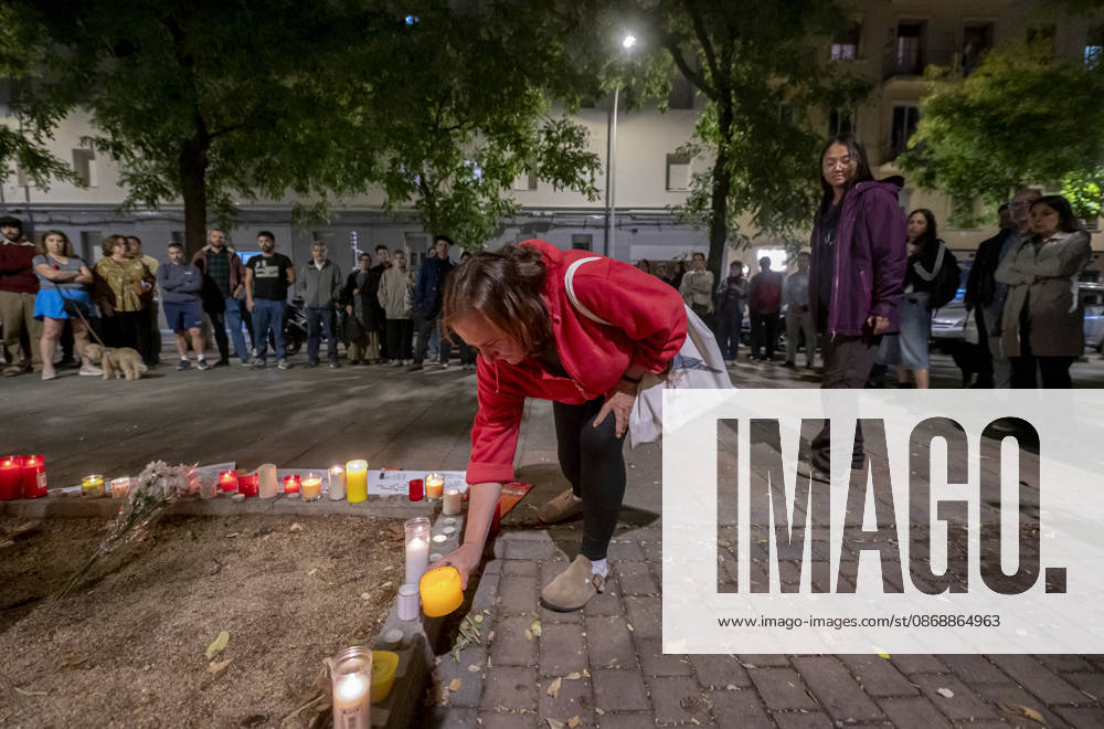 Maricarmen Abascal, who became a symbol of the fight for housing after her eviction, has died. Several people leave candles and messages at Maricarmen’s home on October 7, 2026, in Madrid, Spain. Maricarmen Abascal, who became a symbol of the housing rights movement that led to the Puerta del Sol encampment after being evicted from the home in Retiro where she had lived for 70 years, died on Wednesday, as confirmed by the Tenants’ Union. The woman had been hospitalized at Gregorio Maranón Hospital since September 23. On that day, she was carried out on a stretcher from her home on Alcalde Sainz de Baranda Street after the eviction order was enforced, despite protests from dozens of activists, and transferred to the Madrid hospital due to h