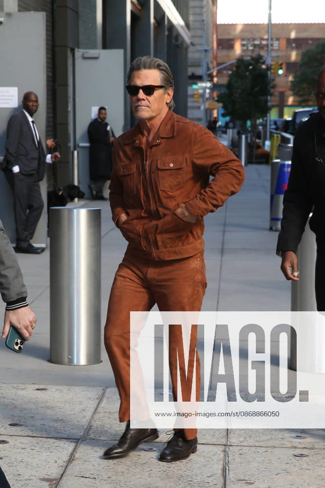 JOSH BROLIN arrives at ABC Studios for Ã¢â‚¬ËœGood Morning AmericaÃ¢ New York USA - ZUMAh16_ 20261007_zaf_h16_005