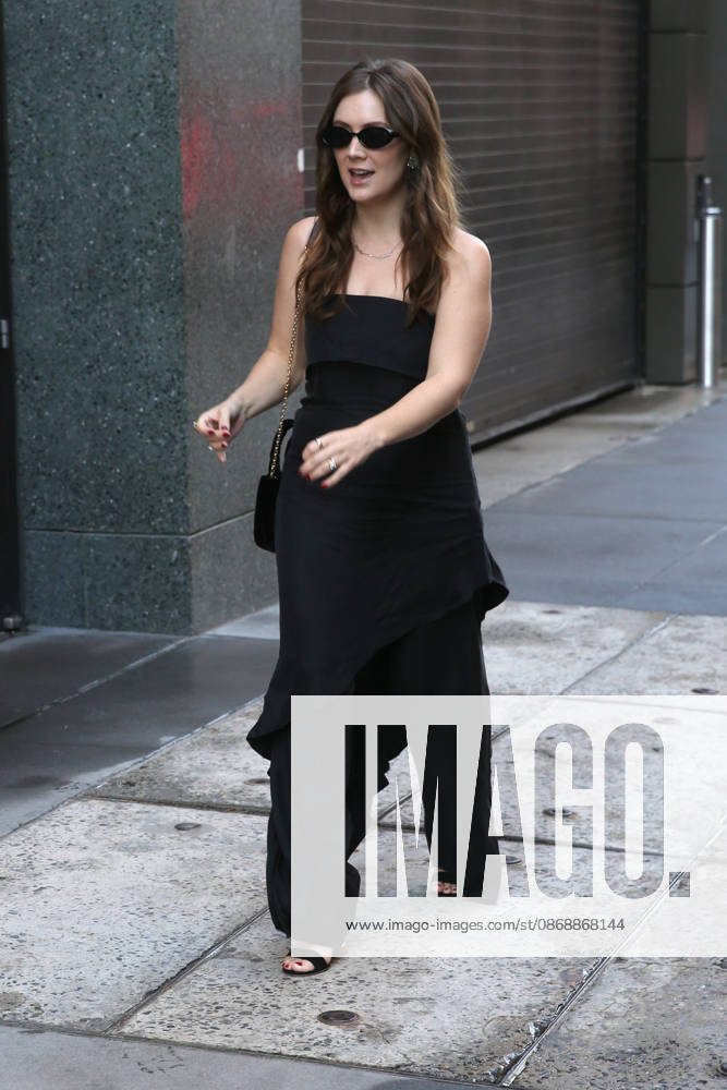 BILLIE LOURD arrives at ABC Studios for Ã¢â‚¬ËœGood Morning AmericaÃ¢ New York USA - ZUMAh16_ 20261007_zaf_h16_022