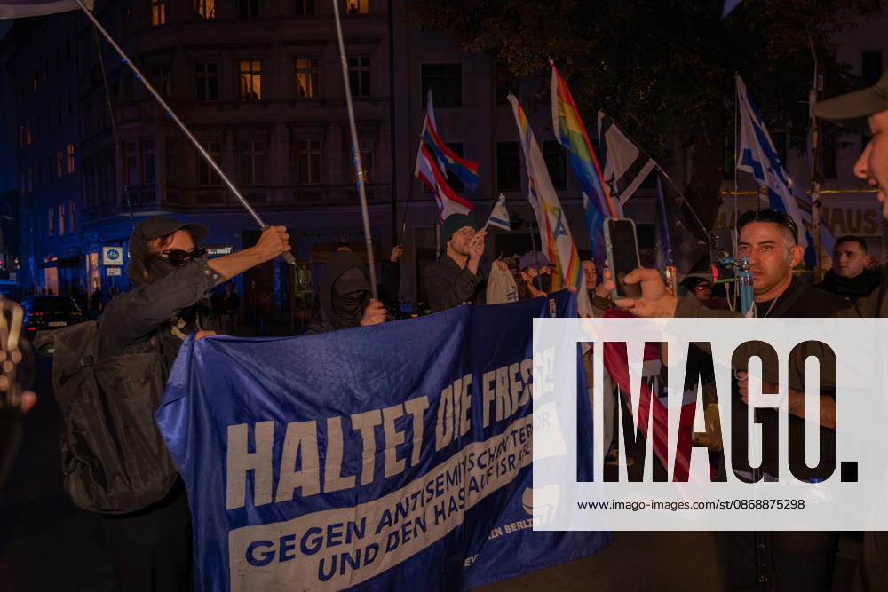 Hundereds of pro-palestinian protesters gather in Berlin, Germany, on October 7, 2026. This marks the three-year anniversary of the Hamas led border attacks in Southern Israel. Germany - ZUMAj167 20261007_zip_j167_032