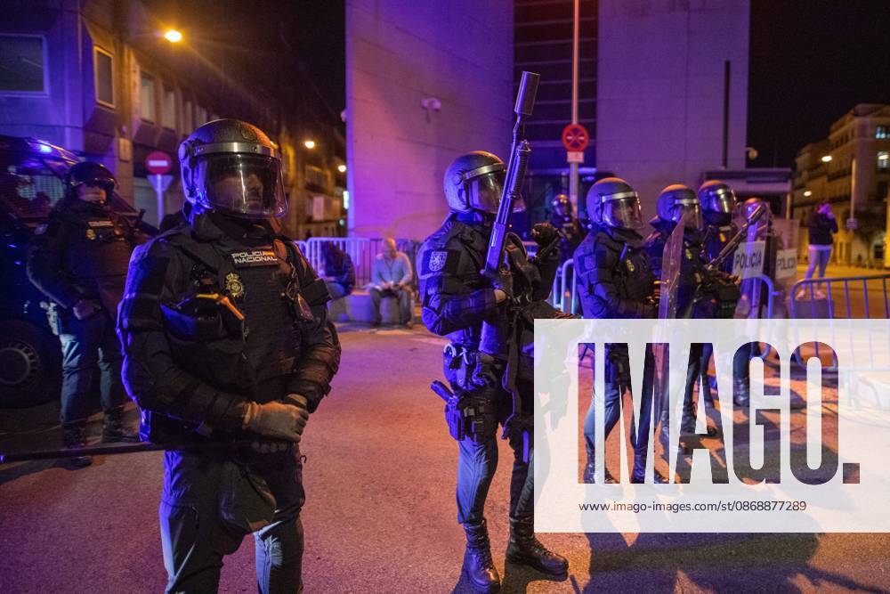 Demonstrations following Maricarmen s death in Madrid, Spain - 7 Oct 2026 Riot police stand guard during a demonstration over Maricarmen s death in Madrid. Hundreds of people are demonstrating in central Madrid following the death of Maricarmen—the octogenarian evicted from her apartment after it was purchased by a real estate investment fund—an event that has sparked protests across Spain and contributed to the call for early elections. Madrid Spain